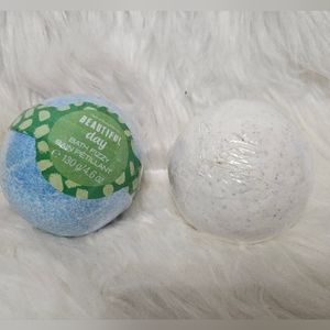 NWT Bath bombs‎ (2)